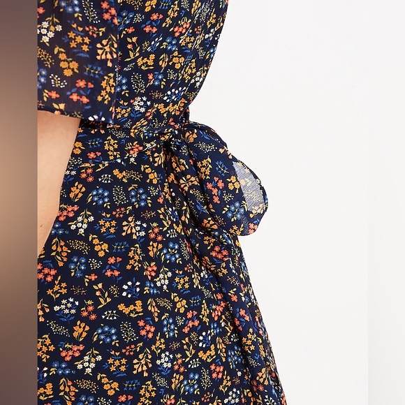 Madewell Cross-Front Mini Dress in Garden Party - Picture 4 of 11